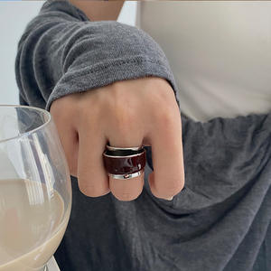 Anello da donna di alta gamma Fashion Maillard Chocolate con smalto <span class=keywords><strong>rosso</strong></span> <span class=keywords><strong>vino</strong></span> a doppio strato e doppia apertura, gioielli da donna - Product Image 2