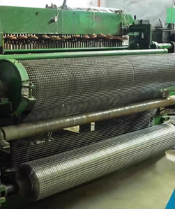 Rollo de Malla de Alambre Soldada Galvanizada por Inmersión en Caliente, 1"x1", Calibre 14, para Construcción de Cercas Agrícolas - Product Image 4