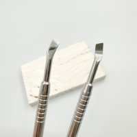 Outil professionnel double face pour retirer les cuticules, en acier inoxydable, pousse-cuticules pour les techniciennes professionnelles des ongles et la beauté à domicile