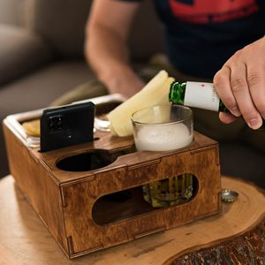 Organizador <span class=keywords><strong>de</strong></span> Sofá <span class=keywords><strong>de</strong></span> Madera Premium con Portavasos y Ranura para Teléfono, Ideal para Noches <span class=keywords><strong>de</strong></span> Cine, Regalo para Hombres, Organizador para Cine en Casa - Product Image 4