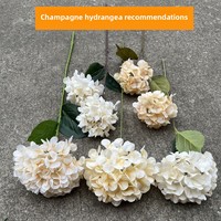 Nouvelles fleurs artificielles colorées pour mariage |   Hydrangeas et roses artificielles en plastique pour allée de mariage intérieure, fleurs douces et réalistes