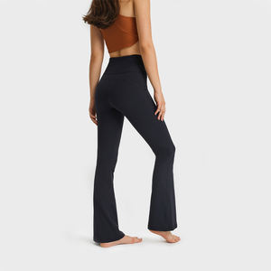 Pantalones de yoga ligeros recién llegados, pantalones de yoga acampanados de talla grande para mujer, mallas de yoga brillantes con aceite deportivo - Product Image 5