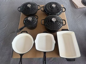 Ensemble de 11 ustensiles de cuisson multifonctionnels classiques, durables, écologiques et écoresponsables en fonte émaillée rouge, compatibles four et lave-vaisselle, pour la cuisson et la friture - Product Image 3