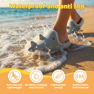 Sabots de jardin en EVA pour enfants unisexes, motif requin de dessin animé, antidérapants, légers, chaussures de plage et d'eau avec breloques DIY pour tout-petits garçons et filles - Product Image 2