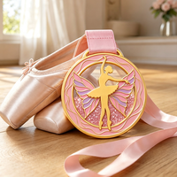 Nouvelles médailles en gros, modèle ruban tendance, avec papillon scintillant, émail souple, cadeau d'entreprise, médaille personnalisée, médaille de danse en métal à paillettes liquides