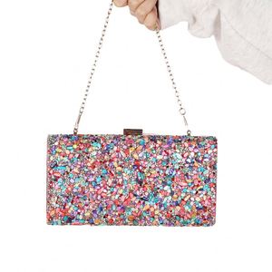 Nuevas llegadas: Bolso de fiesta cruzado de cristal para mujer, elegante y moderno, con mariposa y diamantes de imitación morados, ideal para banquetes. - Product Image 3
