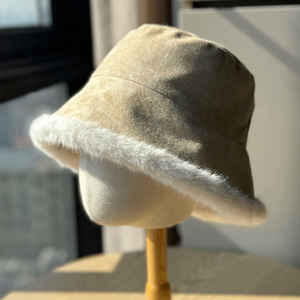 Gorro <span class=keywords><strong>de</strong></span> Pescador <span class=keywords><strong>de</strong></span> Gamuza Premium para Mujer, Gorro <span class=keywords><strong>de</strong></span> Lana Cálido para Otoño e Invierno, Gorro <span class=keywords><strong>de</strong></span> Gran Tamaño que Adelgaza el Rostro, Versátil y a Prueba <span class=keywords><strong>de</strong></span> Frío - Product Image 1