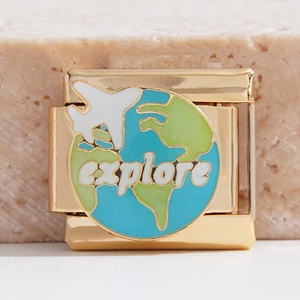 สร้อยข้อมือชาร์มอิตาลีคุณภาพสูง กันน้ำ ทำจากสแตนเลสสตีล ชุบทอง 18k - Product Image 4