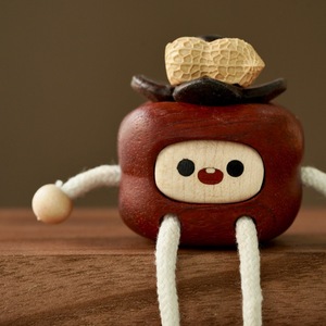 หยี่เถา ตุ๊กตาไม้พะยูงสีแดง ของตกแต่งแขวนสำหรับตกแต่งบ้าน ของขวัญปีใหม่ - Product Image 2