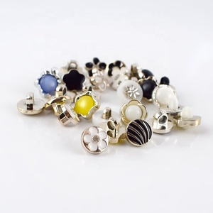 กระดุมเสื้อเรซิ่นลายดอกไม้หลากสี MeeTee -AP2261 - Product Image 5