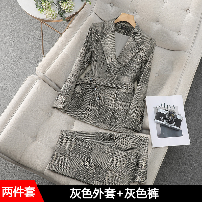 Gray suit trousers belt