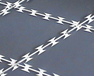 Alambre de Hierro Galvanizado, Alambre de Púas, Rollo de Alambre de Seguridad con Cuchillas en Espiral/Concertina, con Función Anti-Escalada para Aeropuertos - Product Image 4