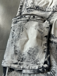<span class=keywords><strong>Jeans</strong></span> da Lavoro Personalizzati OEM Sbiancati e Lavati all'Acido, con Tasche Multiple con Cerniera, <span class=keywords><strong>Gamba</strong></span> <span class=keywords><strong>Larga</strong></span> e Stile Retrò Scuro da <span class=keywords><strong>Uomo</strong></span> - Product Image 4