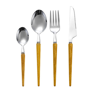 Juego de Cubiertos Occidentales de Acero Inoxidable con Mango de Madera, Cuchillo, Tenedor, Cuchara, Cuchara para Postre, Apto para Lavavajillas, para Uso en Picnic - Product Image 1