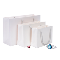 Sacs cadeaux de luxe imprimés sur mesure avec votre propre logo pour chaussures, vêtements, chaussettes, emballages, sacs de shopping haut de gamme avec poignée en corde de coton
