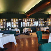 Arredamento per Bar Commerciali, Ristoranti, Fast Food, Caffetterie, Chioschi, Sedie e Tavoli in Vendita, Soluzioni Personalizzate per Arredamento Club