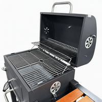 Barbecue au charbon de bois avec table de rangement latérale pliable et grandes roues de mobilité pour patio, camping, pique-nique