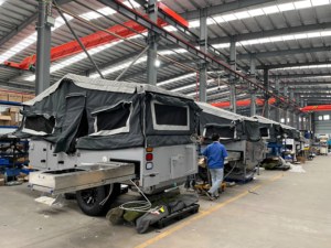 Caravane moderne en aluminium à suspension indépendante avec cuisine coulissante, fabriquée directement en usine, conforme aux normes australiennes - Product Image 5