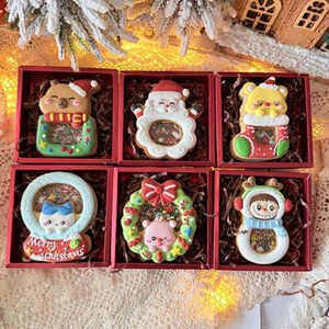 Galletas navideñas hechas a mano festivas con glaseado colorido. Aperitivos seguros <span class=keywords><strong>de</strong></span> alta calidad y grado alimenticio. - Product Image 2