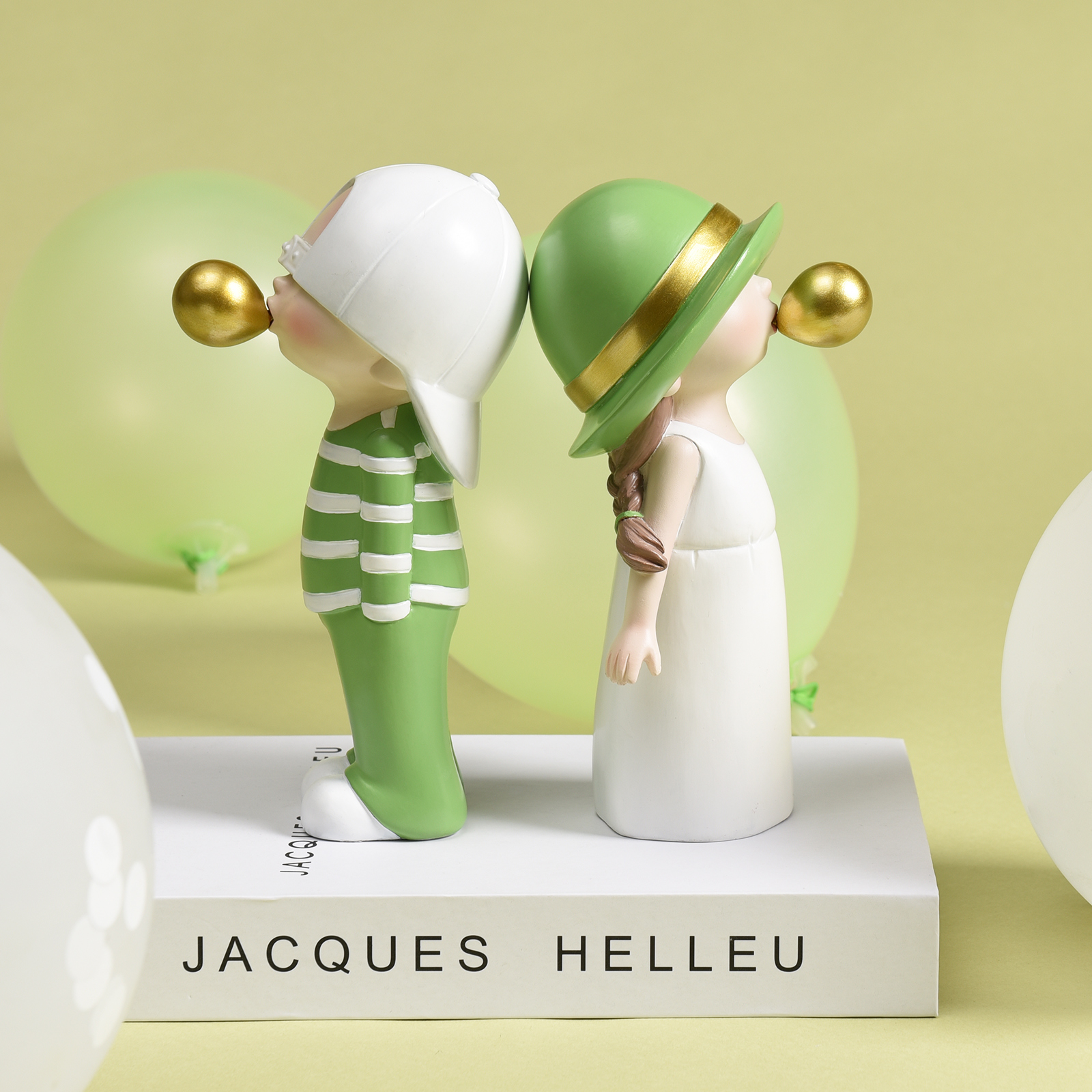 Blowing Gum Girl Statue Cute Resin Art Craft Baby Nursery Decor Nodic Children's Room Ornament For Home