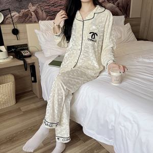 <span class=keywords><strong>Pigiama</strong></span> da <span class=keywords><strong>donna</strong></span> ODM in maglia di <span class=keywords><strong>velluto</strong></span> dorato a maniche lunghe con elastico in vita, set vestaglia da casa con diamanti per autunno/inverno, modello Sweet Front - Product Image 5