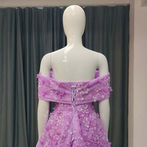 ANY209 Elegante Vestido de Noche Morado Estilo Princesa con Escote Corazón, Largo hasta el Suelo, con Apliques Florales 3D, Bordado de Cristales y Pedrería, Cola Capilla - Product Image 4