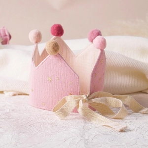 Chapeau <span class=keywords><strong>Couronne</strong></span> en Tissu de Mousseline Douce pour <span class=keywords><strong>Décoration</strong></span> d'Ambiance de Fête d'Anniversaire, Accessoire de Photographie pour Bébé, Broderie de Nom Personnalisée - Product Image 6