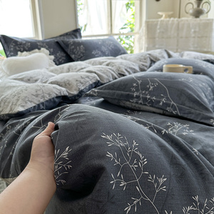 Ensemble de <span class=keywords><strong>housse</strong></span> de <span class=keywords><strong>couette</strong></span> 100% coton personnalisé ensemble de literie de quatre pièces <span class=keywords><strong>housse</strong></span> de <span class=keywords><strong>couette</strong></span> et taies d'oreiller ensemble de <span class=keywords><strong>housse</strong></span> de <span class=keywords><strong>couette</strong></span> Queen King - Product Image 2