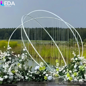 Decoración de Boda LEDA, Fondo Metálico LED Redondo Blanco Artístico de Estilo Moderno con Cortina de Cuentas - Product Image 4