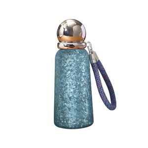Bouteille isotherme en titane pur 360 ml avec couvercle métallique, cordon de transport, mini bouteille d'eau en titane pour un cadeau quotidien - Product Image 3