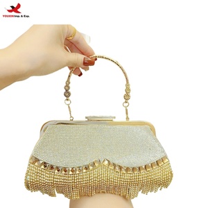 Nouveau Sac à Main Bandoulière en Forme de Coquillage avec Strass et Pompons pour Soirée, Grande Capacité, Style Tendance, Prêt à Expédier, Commande Mixte en Gros - Product Image 1