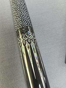 Jflowers JF20‑23 Queue de billard en fibre de carbone avec incrustations d'ormeau et de coquillage, 12,5 mm, faible déflexion, avec étui - Product Image 2