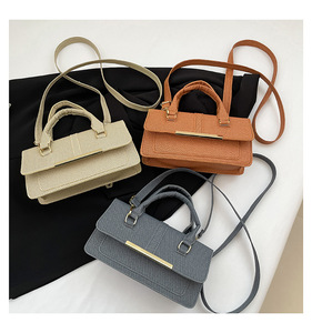 <span class=keywords><strong>2025</strong></span> mới nhất phụ nữ thiết kế nhỏ vuông Túi xách PU Vật liệu khóa nút của phụ nữ thời trang bolsas de mujer bán buôn - Product Image 6