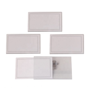 Tái Sử Dụng Y Tá Huy Hiệu <span class=keywords><strong>Clip</strong></span> Rõ Ràng <span class=keywords><strong>PVC</strong></span> Chủ Sở Hữu Huy Hiệu Nhựa ID Chủ Thẻ Tên Thẻ Với Pins - Product Image 3