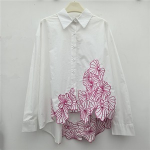 2026 Grosir Baru Kemeja Wanita Elegan Kasual Putih Bordir Bunga Lengan Panjang Oversize Model High Low Hem - Product Image 1