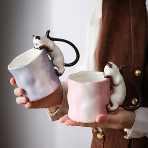 Mug en céramique 3D chat siamois peint à la main sous glaçure, créatif et mignon - Tasse cadeau d'<span class=keywords><strong>anniversaire</strong></span> personnalisée, fabriquée artisanallement - Product Image 1