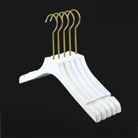 Vente en gros d'usine Logo personnalisé Double cintre en bois blanc cintre argent or crochet garde-robe durable écologique