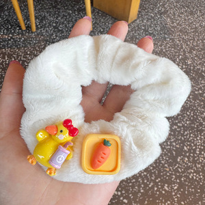 La linda diadema de felpa con diseño de patito es adecuada para niñas con coletas largas. - Product Image 2