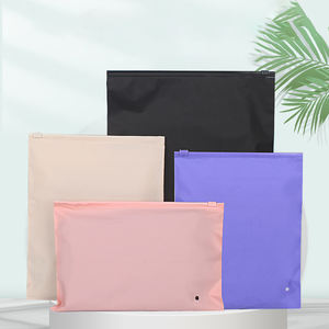 Sous-vêtements imprimés personnalisés emballage de vêtements Ziplock à fermeture éclair givré mat sacs à fermeture éclair en plastique avec logo - Product Image 4