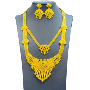 Ensemble collier et boucles d'oreilles plaqué or 24 carats, bijoux ethniques de mariage pour femmes, design floral, ensembles de bijoux tendance - Product Image 4
