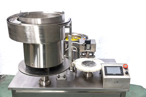 Écouvillon moyen sous vide Tube à essai de prélèvement sanguin pesant la poudre petits flacons Pet Ca flacon liquide et capsulage scellage Machine de remplissage - Product Image 3