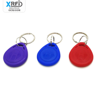 Porte-clés RFID passif réinscriptible intelligent 13.56MHz personnalisé en gros Porte-clés NFC Mini porte-clés numéro d'étiquette