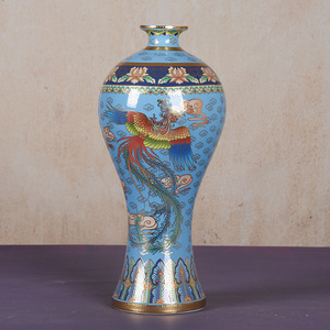 Jarrón de Cerámica Cloisonné de Jingdezhen con Filigrana Esmaltada, Estilo Antiguo Chino, con Incrustaciones Doradas, Época Qianlong, Dinastías Ming-Qing - Product Image 4