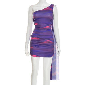 Viviblook Q26DS011 Vestido de fiesta para mujer, vestido de verano con cuello oblicuo, un solo hombro, sin mangas, estampado, mini vestido ajustado - Product Image 4