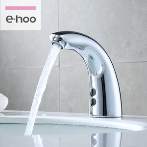 Robinet de lavabo monté sur le pont en laiton capteur de <span class=keywords><strong>cuisine</strong></span> robinet <span class=keywords><strong>d</strong></span>'économie <span class=keywords><strong>d</strong></span>'<span class=keywords><strong>eau</strong></span> automatique capteur de robinet intelligent - Product Image 4