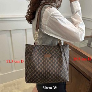 Custom Summer Trendy Women's <strong>PU</strong> <strong>Leather</strong> Tote Shoulder Bag Large Capacity Shopping Embroidery Chains Custom Logos Solid <strong>Color</strong> - Product Image 2