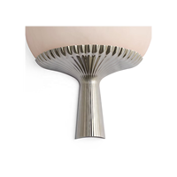 Applique murale design moderne en albâtre espagnol Pascal 21 pouces, finition laiton antique bronze, pour intérieur de villa