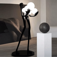 Lampe sur pied sculpturale abstraite en forme de figure humaine, ornement artistique pour salon, escalier, salon de beauté, hall d'hôtel, décoration intégrée