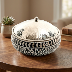 Casserole ronde en métal avec couvercle en acier inoxydable, design bohème, extérieur poli, pot durable - Product Image 3