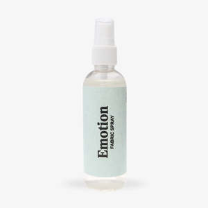 Spray per Tessuti Emotion 100ml Profumo Rinfrescante per Vestiti e Biancheria - Product Image 1